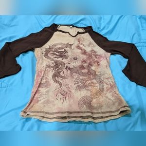 Fitted shirt with dragon design